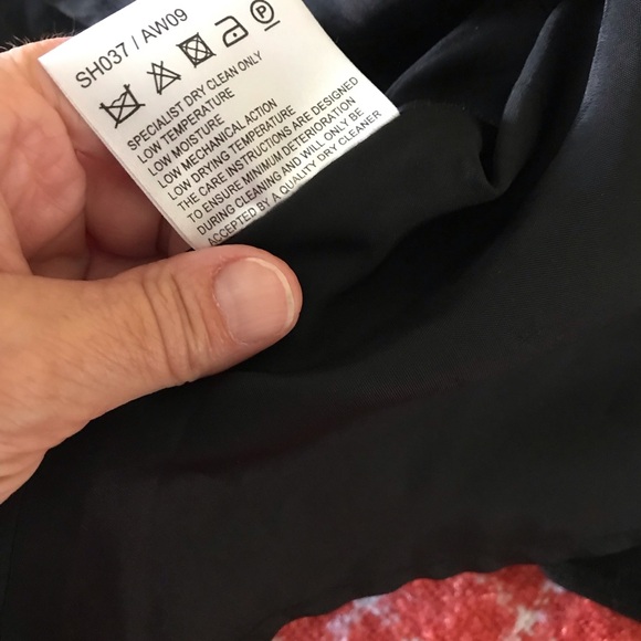 Karen Millen Size 6 Black Skirt w/silver details EUC - Picture 7 of 7